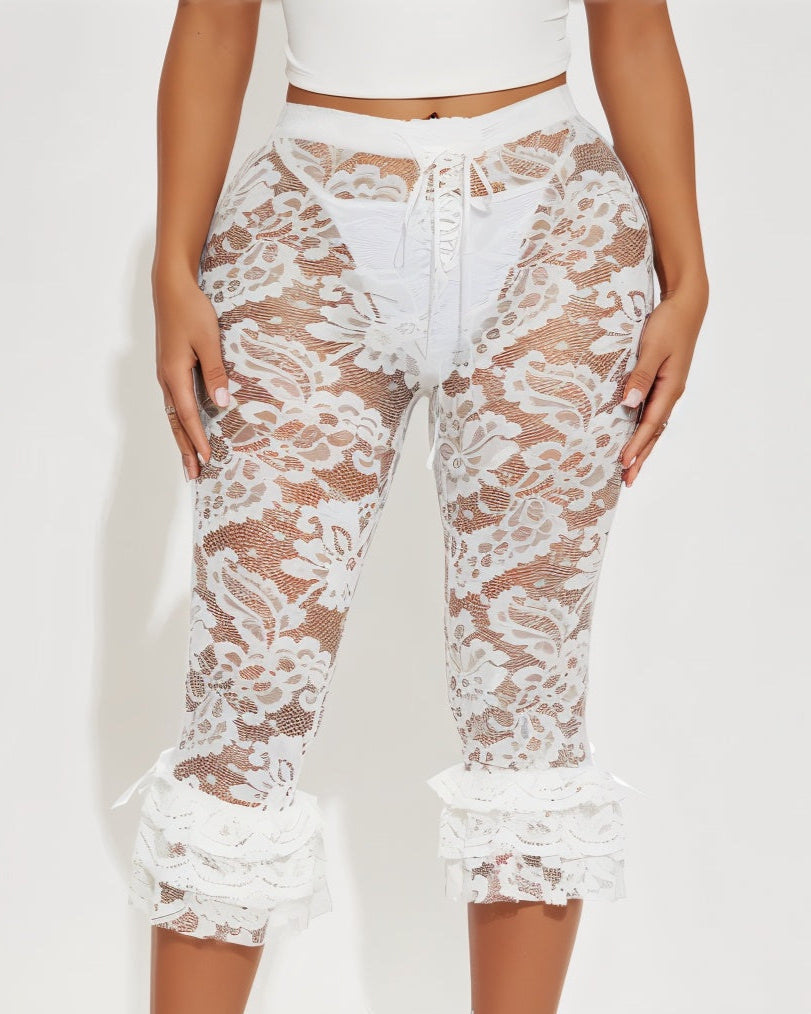 AVALYN Floral Lace Ruffle Ankle Capri Pants
