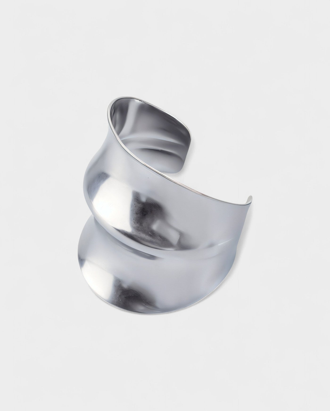 ARSENIA Wavy Wide Cuff Bracelet